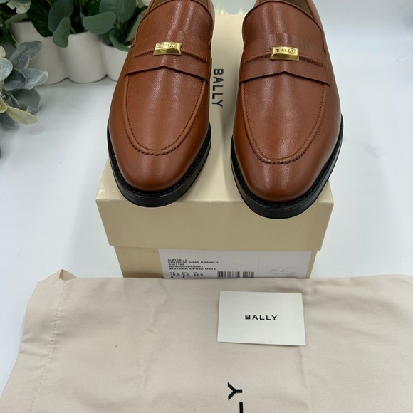 Men\'s Bally  scribe grained leather loafers size 10.5 US made in Italy